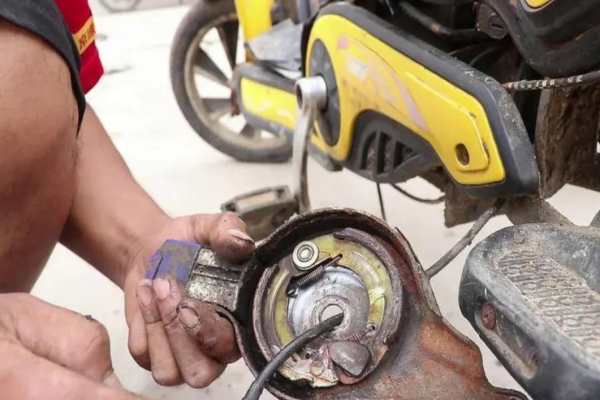 南宁市电动车刹车故障